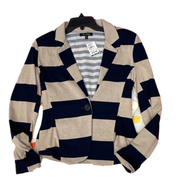 Max+Riley Jackets & Blazers - 𝅺NWT Blazer😍